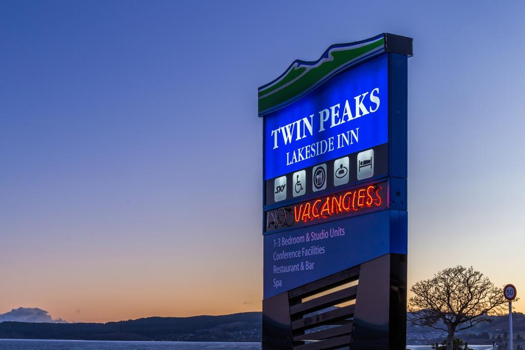 Twin Peaks Lakeside Inn Таупо Экстерьер фото