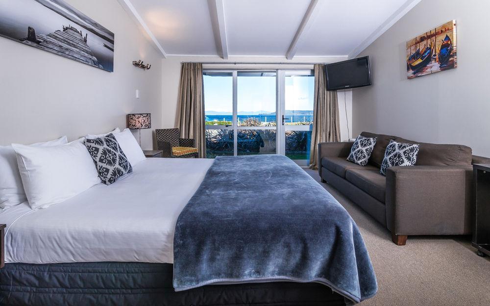 Twin Peaks Lakeside Inn Таупо Экстерьер фото
